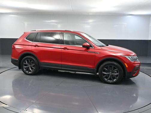 Kings Red Metallic 2023 Volkswagen Tiguan 2.0T SE 4MOTION