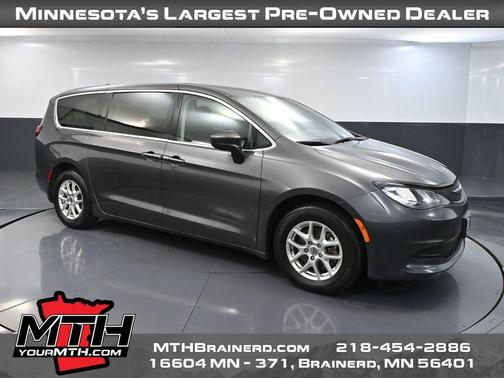 2022 Chrysler Voyager LX