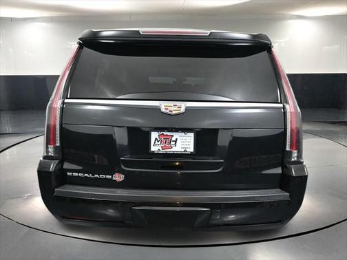 2018 Cadillac Escalade ESV Luxury