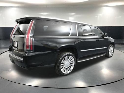 2018 Cadillac Escalade ESV Luxury