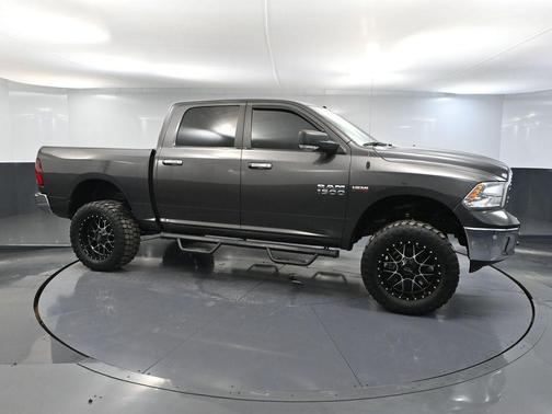 Granite Crystal Metallic Clearcoat 2017 RAM 1500 Big Horn