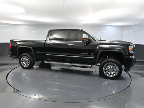 Onyx Black 2018 GMC Sierra 2500 Denali