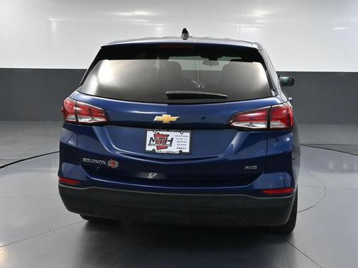 Blue Glow Metallic 2022 Chevrolet Equinox LS