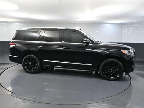INFINITE BLACK MET CC 2024 Lincoln Navigator Reserve