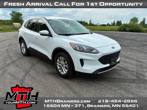 Oxford White 2020 Ford Escape SE