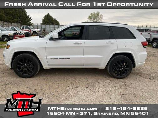 Bright White Clearcoat 2021 Jeep Grand Cherokee Altitude