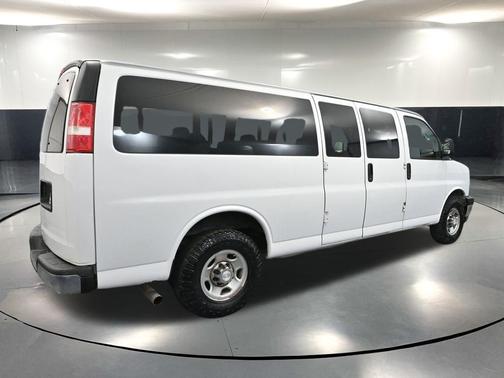 2017 Chevrolet Express 3500 LT