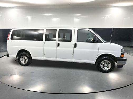 2017 Chevrolet Express 3500 LT