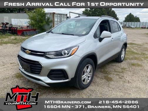 Silver Ice Metallic 2022 Chevrolet Trax LT