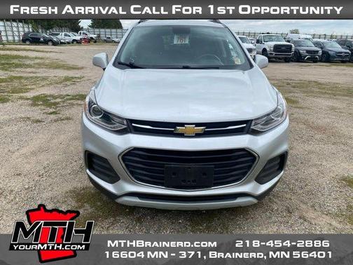 Silver Ice Metallic 2022 Chevrolet Trax LT