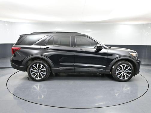2024 Ford Explorer ST-Line