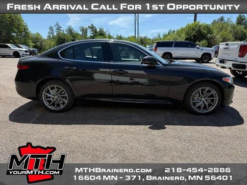 2017 Alfa Romeo Giulia Base