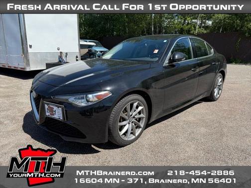 2017 Alfa Romeo Giulia Base