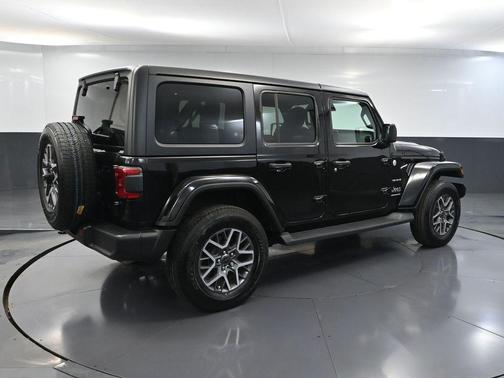 2024 Jeep Wrangler 4-Door Sahara
