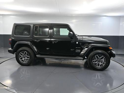 2024 Jeep Wrangler 4-Door Sahara