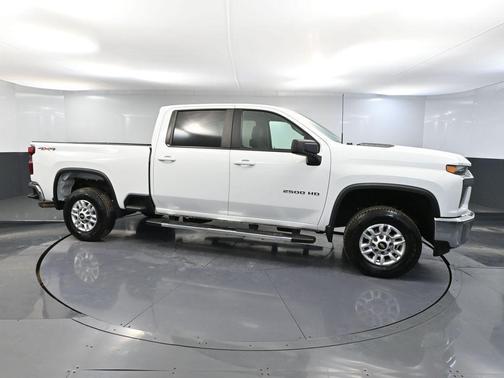 Summit White 2022 Chevrolet Silverado 2500 LT