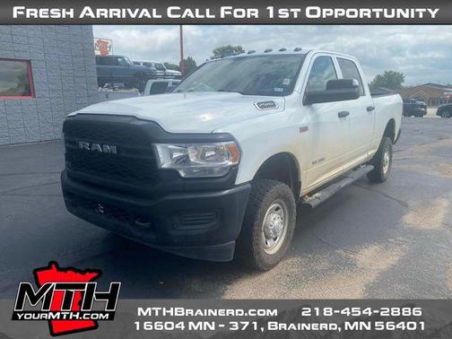 2022 RAM 2500 Tradesman Crew Cab 4x4 6'4' Box