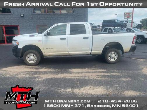 2022 RAM 2500 Tradesman Crew Cab 4x4 6'4' Box