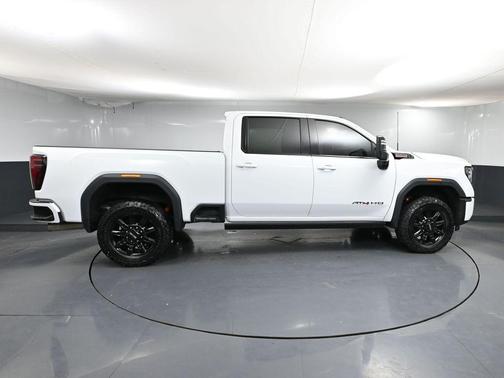 2024 GMC Sierra 2500 AT4