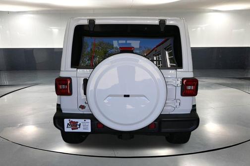 Bright White 2018 Jeep Wrangler Unlimited Sahara