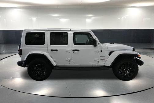 Bright White 2018 Jeep Wrangler Unlimited Sahara
