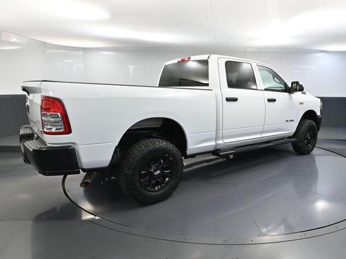Bright White Clearcoat 2022 RAM 2500 Tradesman Crew Cab 4x4 6'4' Box