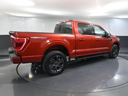 HOT PEPPER RED MET TINTD CC 2023 Ford F-150 XLT