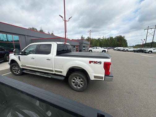 White Platinum Metallic Tri-Coat 2017 Ford F-350 Lariat