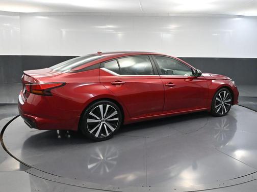 2019 Nissan Altima 2.0 SR