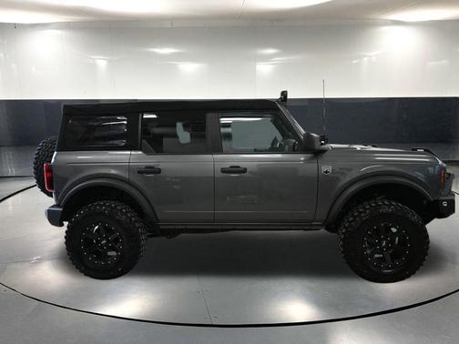 CARBONIZED GRAY METALLIC 2022 Ford Bronco Big Bend