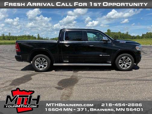 Diamond Black Crystal Pearlcoat 2022 RAM 1500 Longhorn