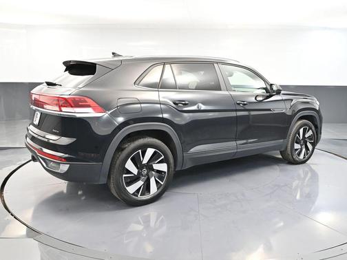2024 Volkswagen Atlas Cross Sport 2.0T SE w/Technology 4MOTION
