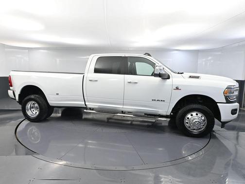2024 RAM 3500 Laramie Crew Cab 4x4 8' Box