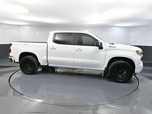 Summit White 2025 Chevrolet Silverado 1500 RST