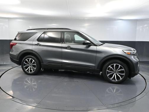 CARBONIZED GRAY METALLIC 2022 Ford Explorer ST-Line