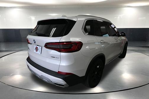 Mineral White Metallic 2019 BMW X5 xDrive40i