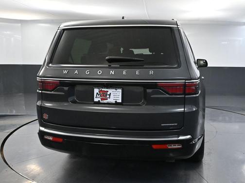 Baltic Gray Metallic Clearcoat 2024 Jeep Wagoneer Series II 4x4