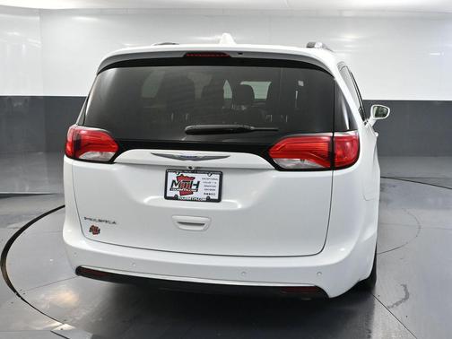 2018 Chrysler Pacifica Touring-L Plus