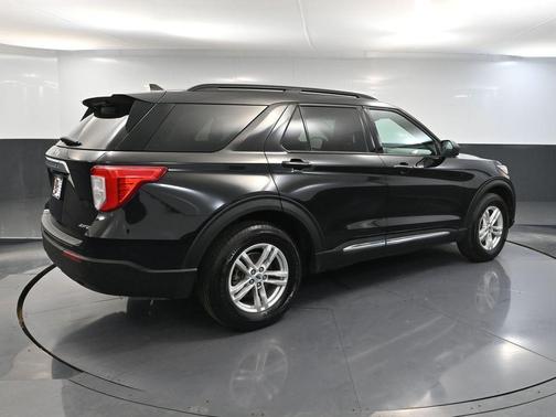 AGATE BLACK METALLIC 2022 Ford Explorer XLT
