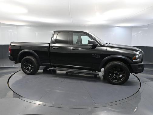 Diamond Black Crystal Pearlcoat 2021 RAM 1500 Classic Warlock Quad Cab 4x4 6'4' Box