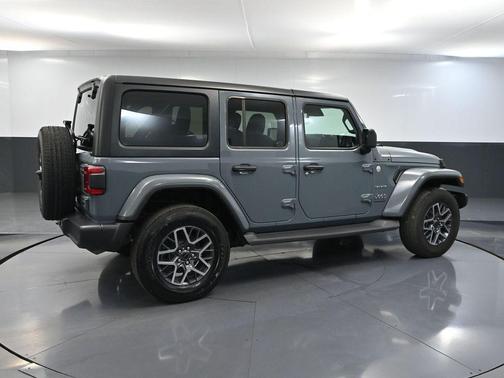 Anvil 2024 Jeep Wrangler 4-Door Sahara
