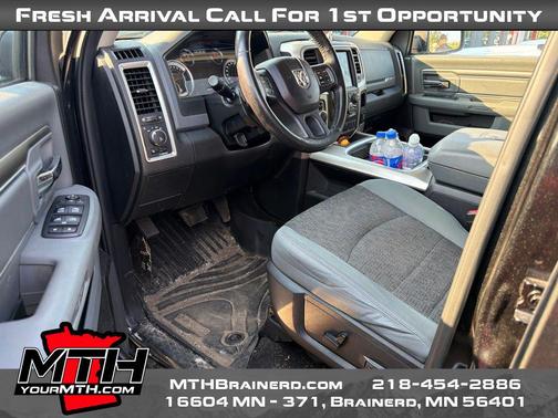 Brilliant Black Crystal Pearlcoat 2019 RAM 1500 Big Horn