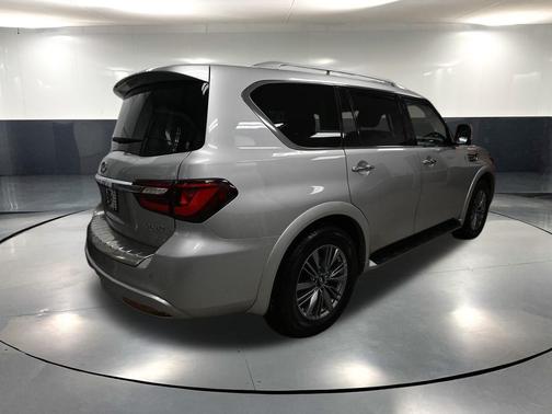 2021 INFINITI QX80 Luxe