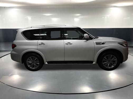 2021 INFINITI QX80 Luxe