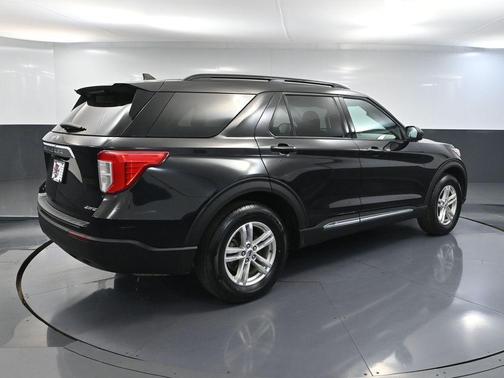 AGATE BLACK METALLIC 2023 Ford Explorer XLT