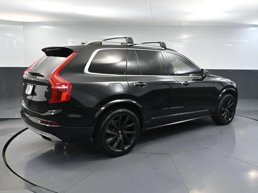 2019 Volvo XC90 T6 Momentum