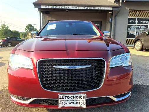 2019 Chrysler 300 Touring