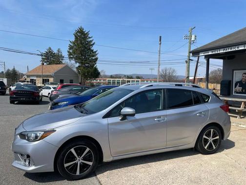 Ice Silver Metallic 2022 Subaru Impreza 2.0i Premium