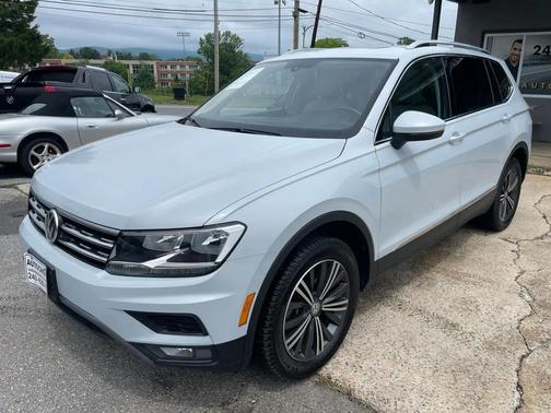 Pearl White 2018 Volkswagen Tiguan 2.0T SE 4MOTION