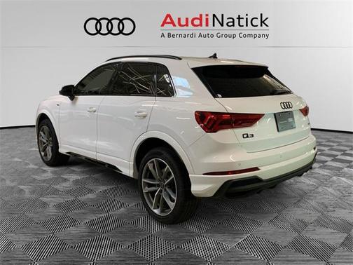 2025 Audi Q3 Premium 45 TFSI S line quattro Tiptronic